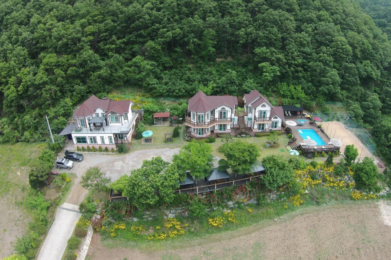 Forest Of Color Pension Hongcheon Exterior foto